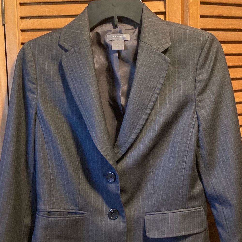 Ann Taylor Grey & Blue Pinstriped Blazer - Picture 3 of 16